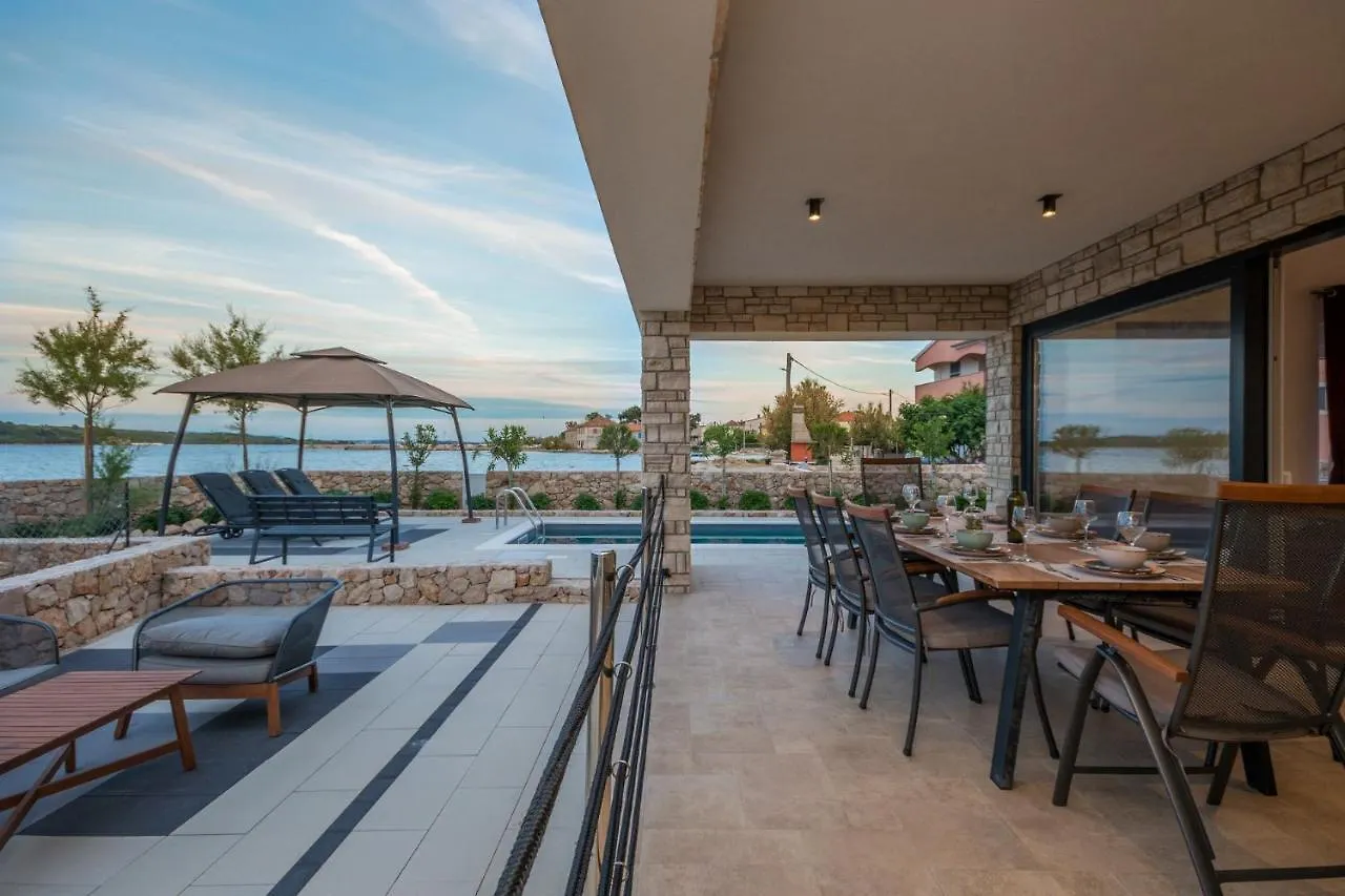 Villa Royal House 1 Pasman
